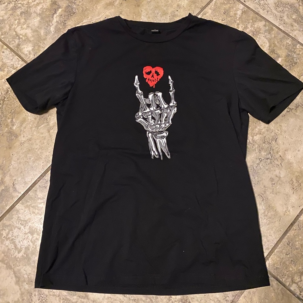 Multicolor graphic design t-shirt